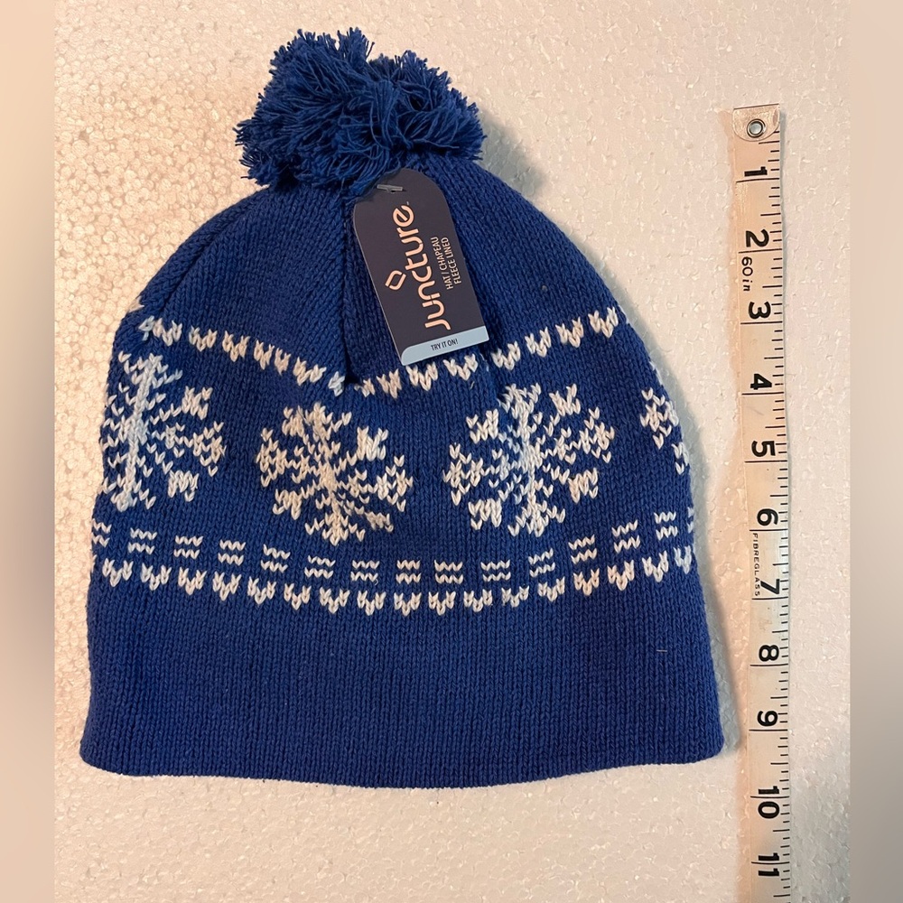 NWT - Junction fleece lined beanie. Blue & white. Bundle & save!